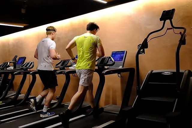“不包二奶”的港圈男星，已经开始人传人了（组图） - 8