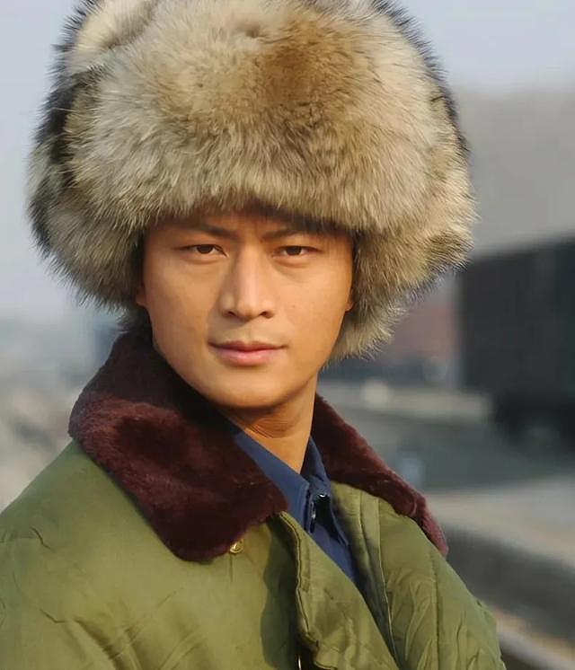 林江国:他颜值不输靳东,演技不输张译,演了83部戏却没红(组图) - 8