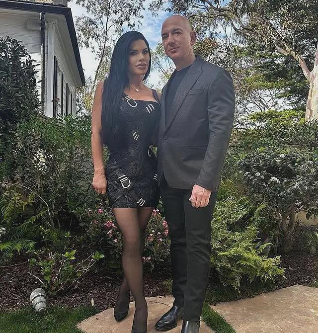 深扒桑切斯上位史,55岁离婚带仨娃的女人,为何能精准拿捏贝佐斯(组图) - 19