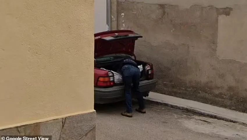 小哥在自家被谷歌街景拍到裸体,全网走光,从此社死!郁闷了八年,终于......(组图) - 8