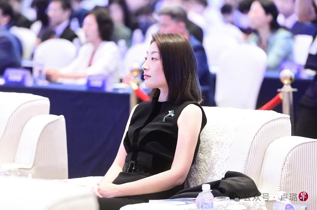 宗馥莉戴千万珠宝爱穿大牌，才招人眼红？（组图） - 6