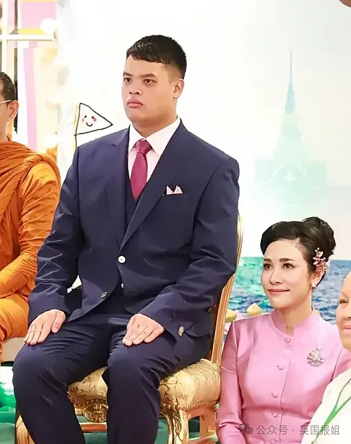 泰王室大乱斗？二度流亡王子隔空再挑事，泰王太缺人竟派贵妃诗妮娜亲妈出席公务？网友：丈母娘都上了（组图） - 19