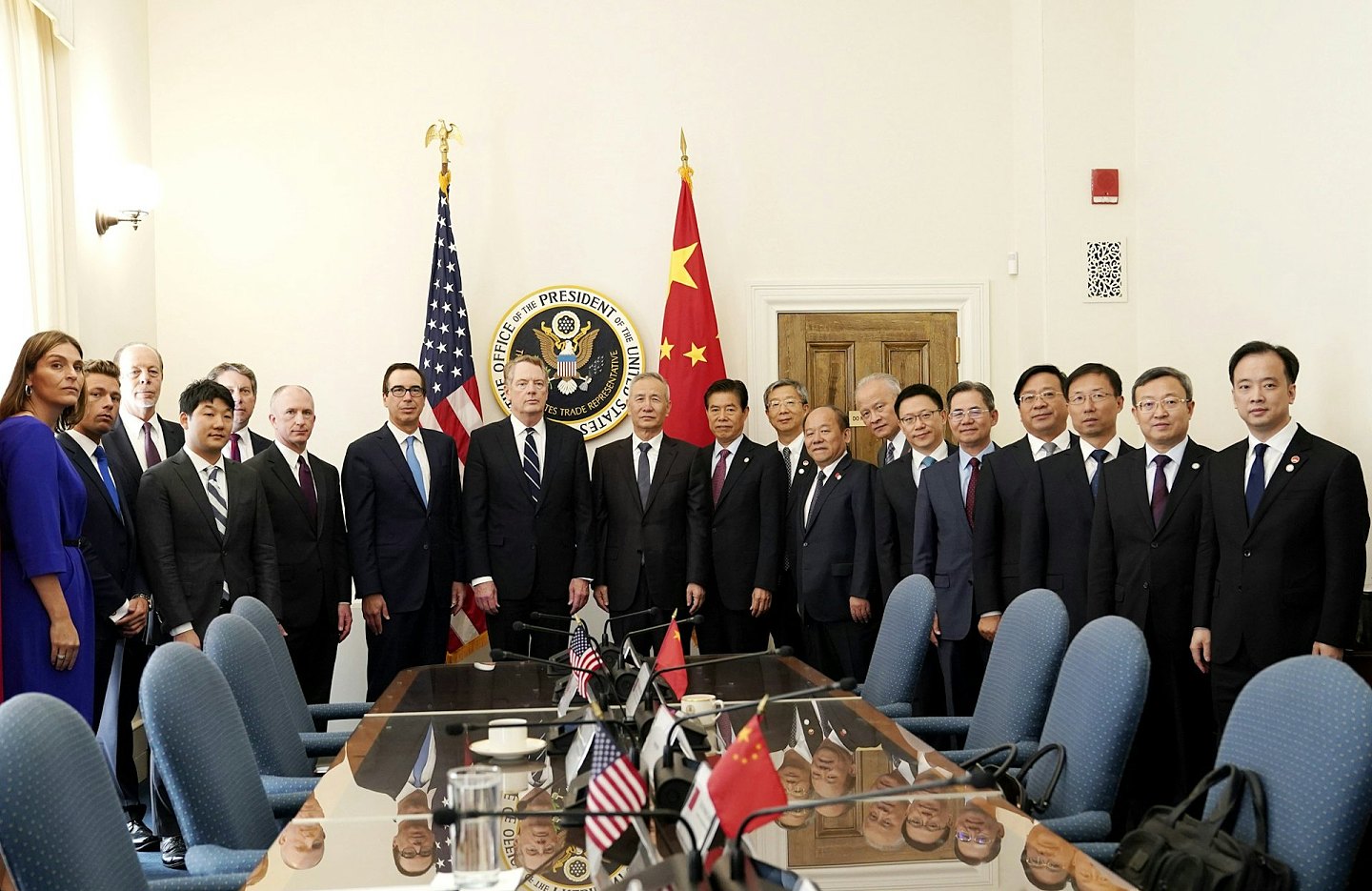 中方75人美方15人，谈判人数差距巨大，说明了什么？（组图） - 3