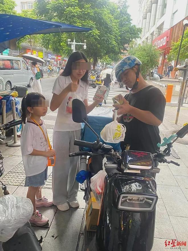 深圳华强北兴起小孩哥代送外卖潮，帮外卖员跑腿每单收费1、2元，有人称干了四五年，一天最多600单（组图） - 1