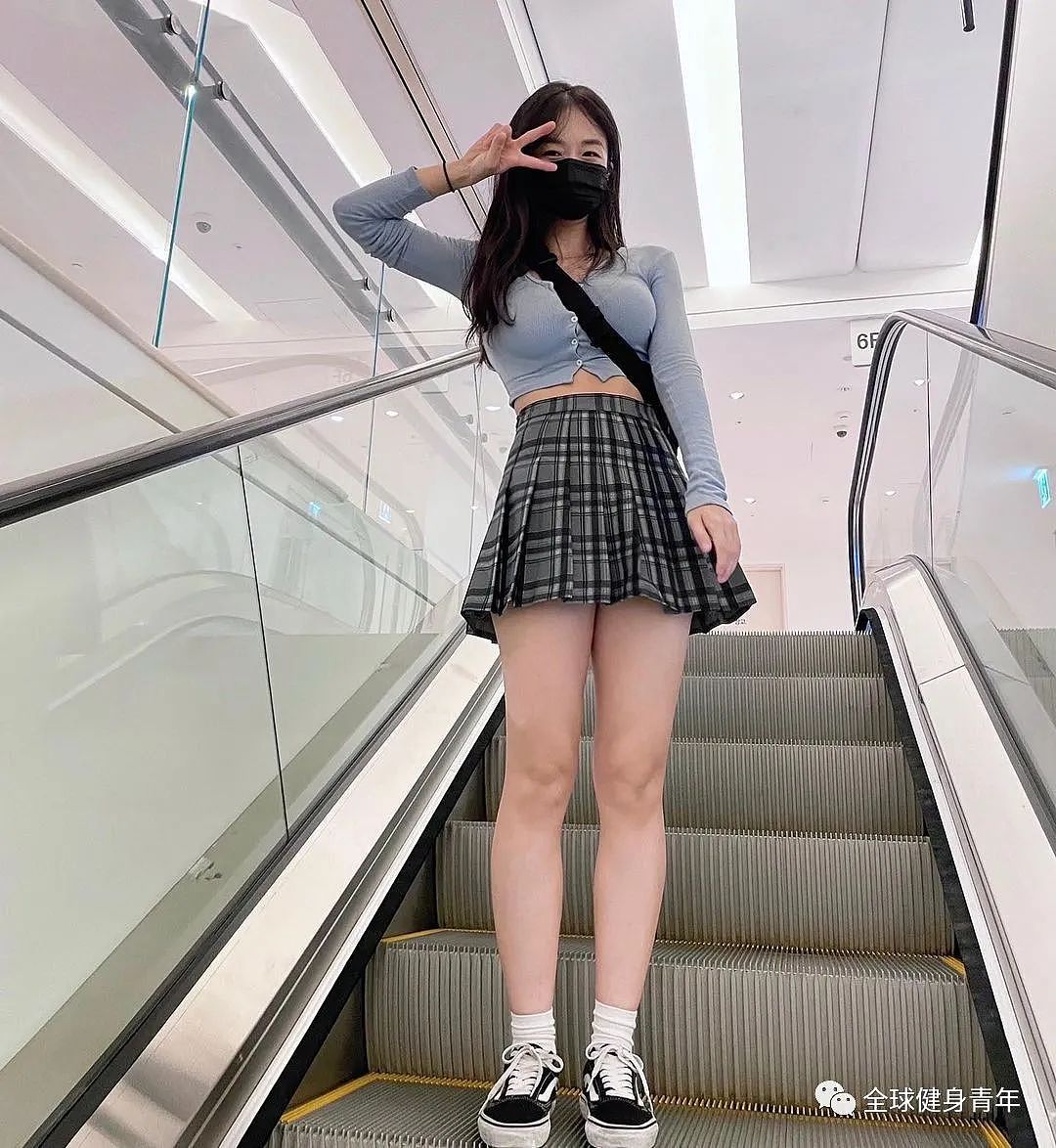 【美女】37岁的她，脸和身材不符，说她27岁都嫌大？（组图） - 19