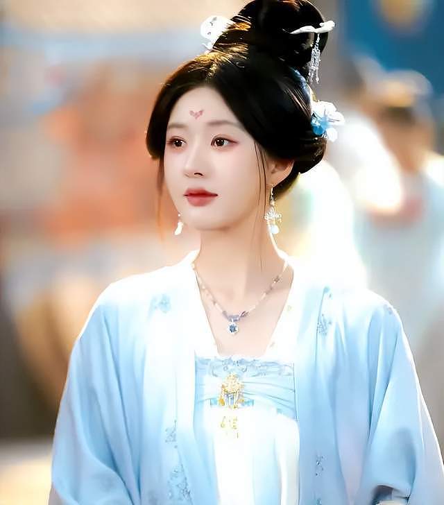 赵露思指责公司去旅游不照顾她，被扒曾让助理穿袜子徒手接口香糖（组图） - 21