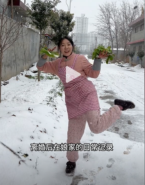 【情感】火遍全网的“卖菜西施”:父母智力残疾,她却把苦日子过成花,被人民日报点赞(组图) - 38