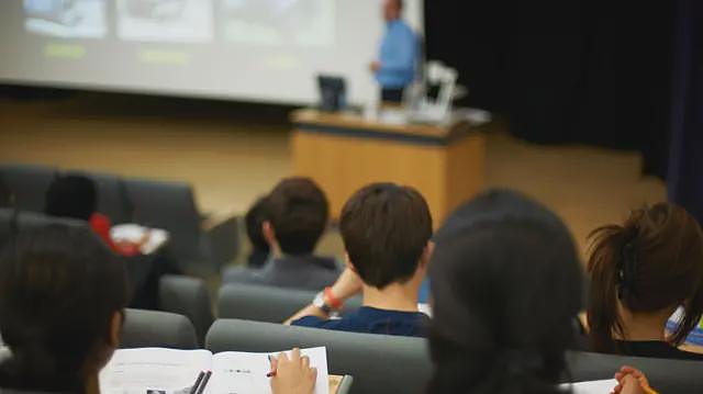 报告指中国留英大学生被要求监视同学（图） - 1