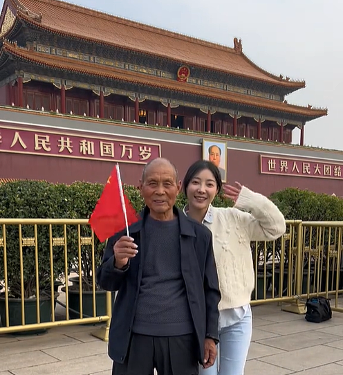 【情感】火遍全网的“卖菜西施”:父母智力残疾,她却把苦日子过成花,被人民日报点赞(组图) - 34