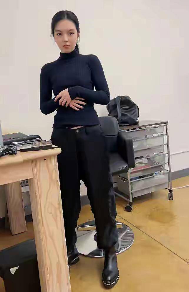 李咏女儿官宣恋情!23岁法图麦晒和男友合影(组图) - 16
