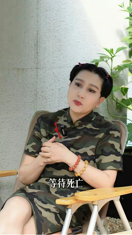 香港知名男星因拍风月片,患抑郁症20年,两度想自杀,如今成画家(组图) - 4