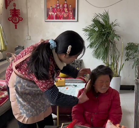 【情感】火遍全网的“卖菜西施”:父母智力残疾,她却把苦日子过成花,被人民日报点赞(组图) - 31