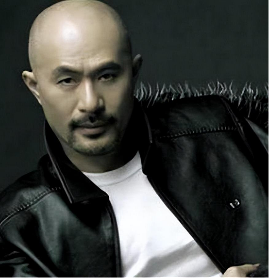 香港知名男星因拍风月片,患抑郁症20年,两度想自杀,如今成画家(组图) - 6