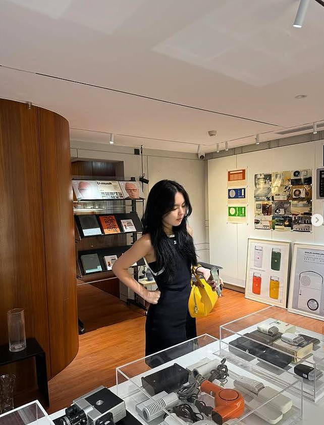 李咏女儿官宣恋情!23岁法图麦晒和男友合影(组图) - 7