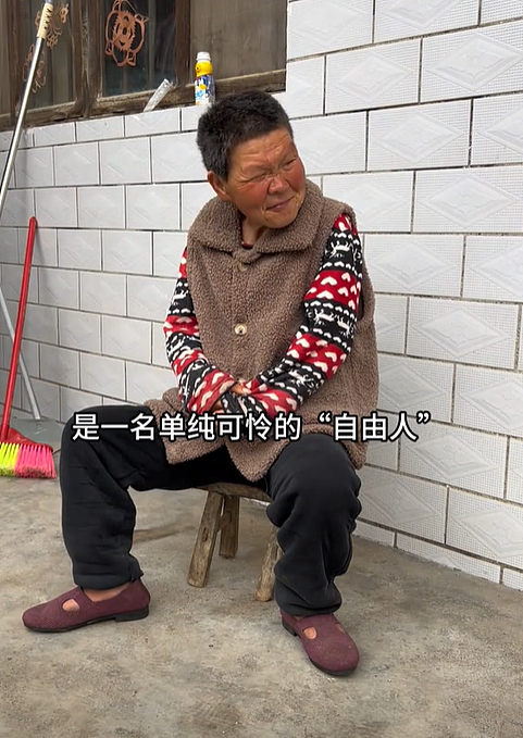 【情感】火遍全网的“卖菜西施”:父母智力残疾,她却把苦日子过成花,被人民日报点赞(组图) - 9