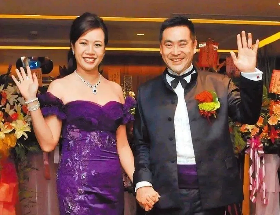 千亿豪门突然冒出私生女：2岁没了爹，39年后归来争遗产？（组图） - 6