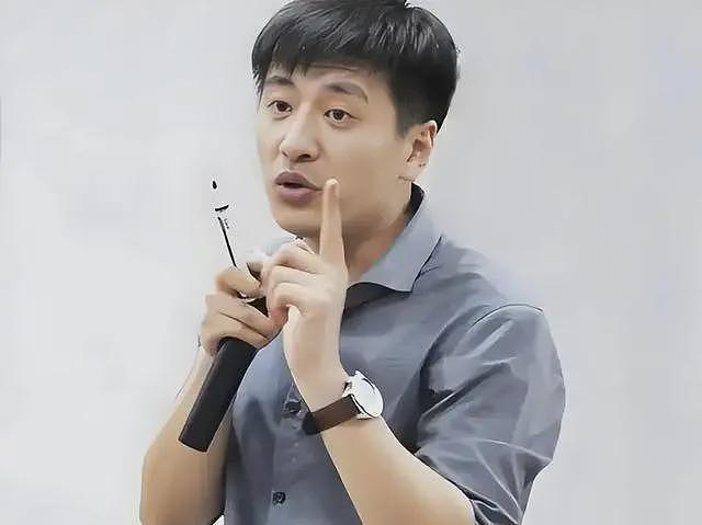 张雪峰被爆包养小12岁小情人,当教育遇上桃色,难道要塌了?(组图) - 5
