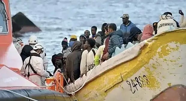 也门周边海域发生严重船难，已致68人遇难，仍有74人下落不明（组图） - 1