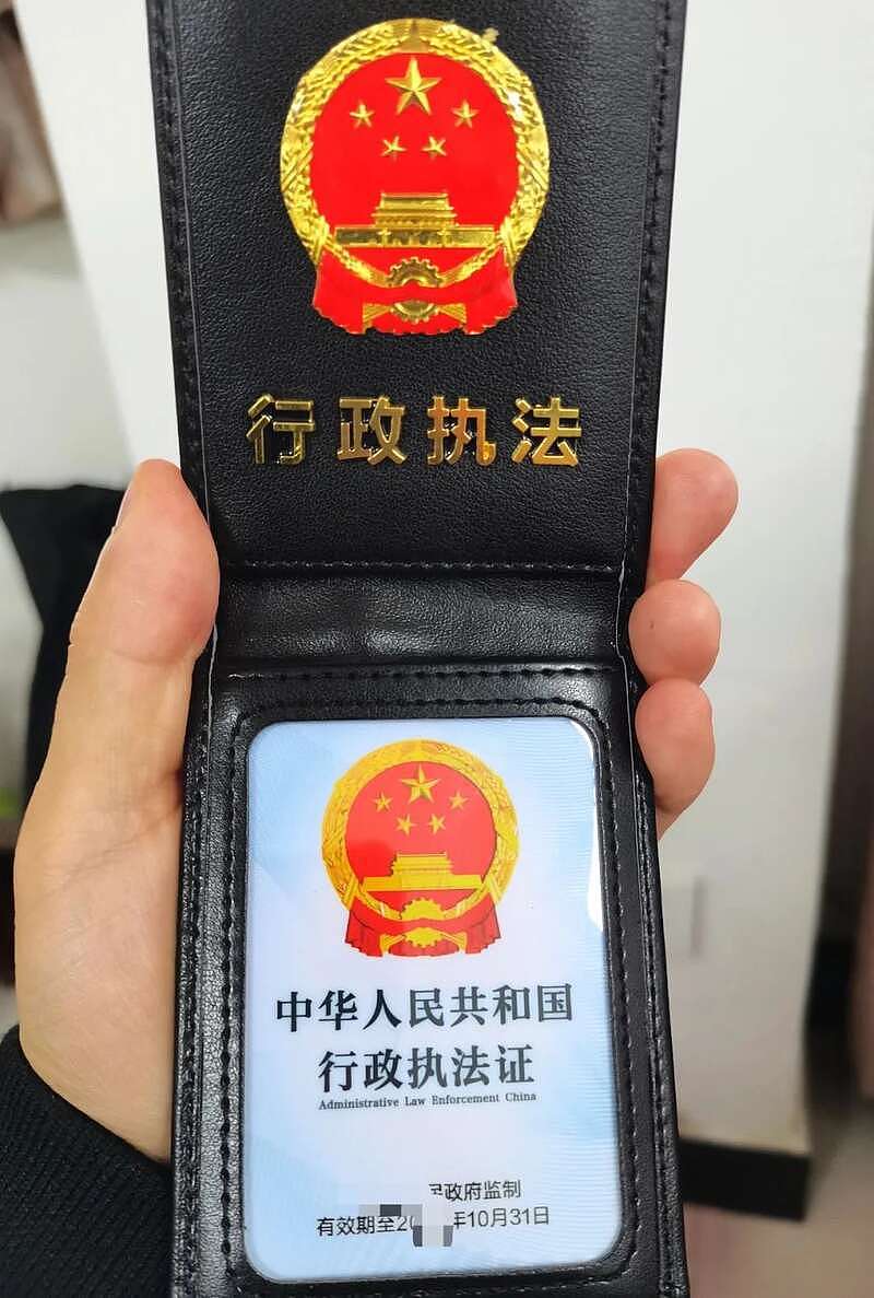 奔驰女从故宫开到防城港,耍特权的初心不改(组图) - 3