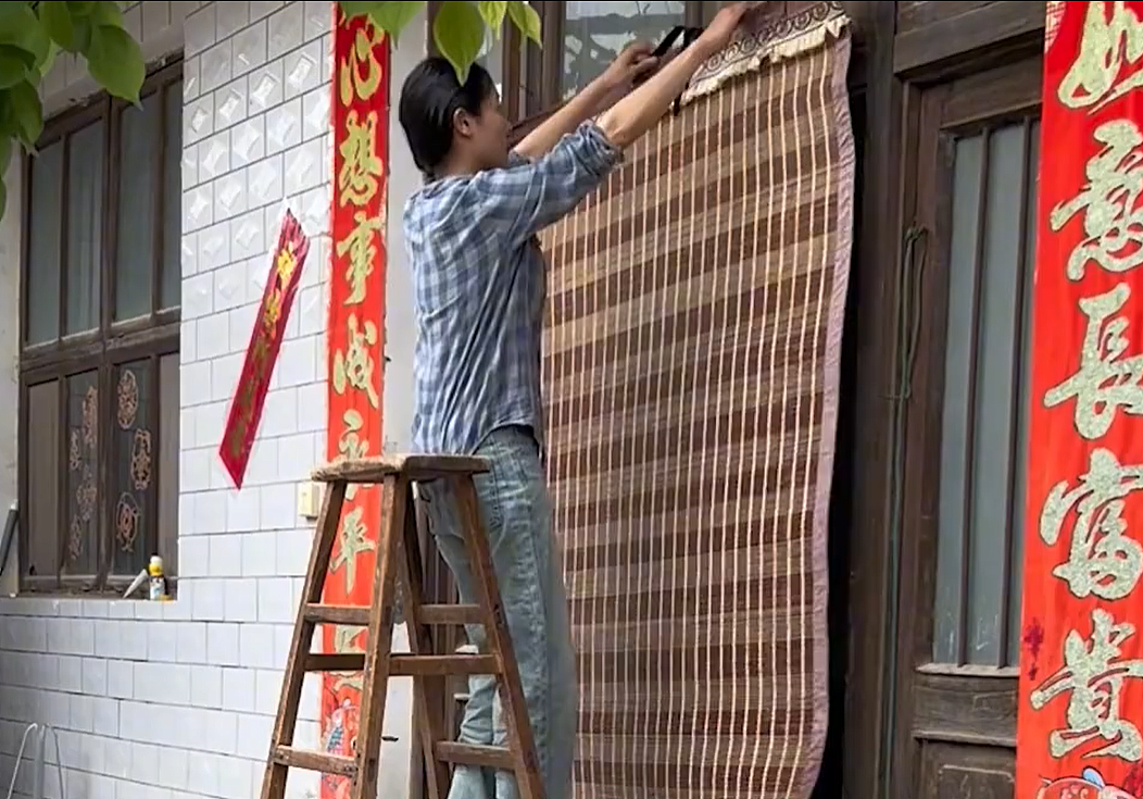 【情感】火遍全网的“卖菜西施”:父母智力残疾,她却把苦日子过成花,被人民日报点赞(组图) - 18