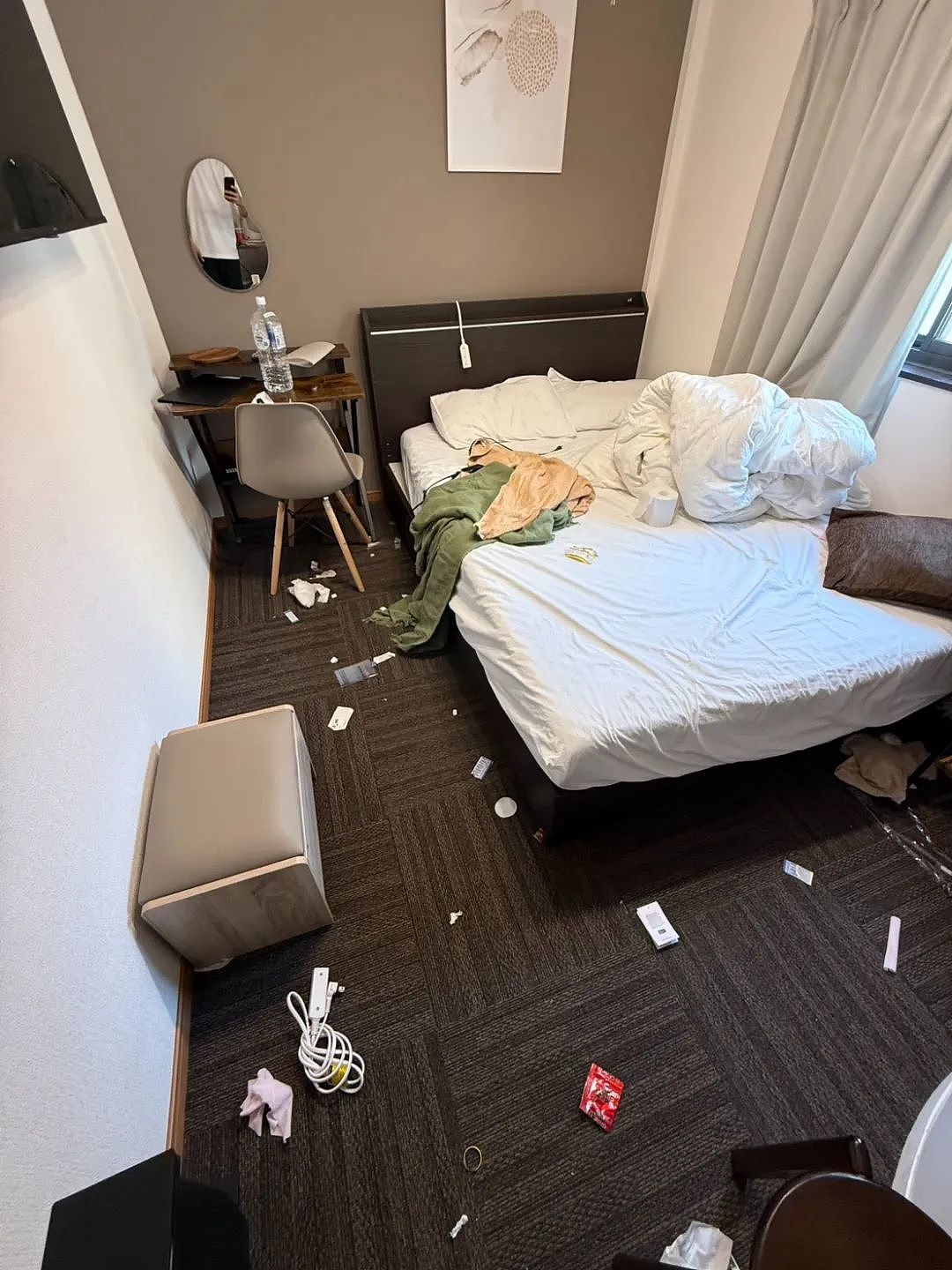 日本民宿老板网上挂中国游客把房间住成垃圾场,床上留下不明液体!引2000万人围观(组图) - 4