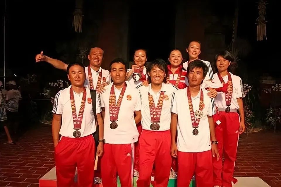 前滑翔伞运动员，50岁“落地”，砸4亿征服中产胃（组图） - 2