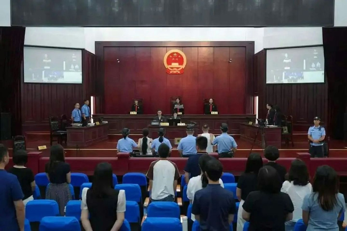 播主夫妻造谣大熊猫遭虐待，牟利17万元被判囚年余（组图） - 5