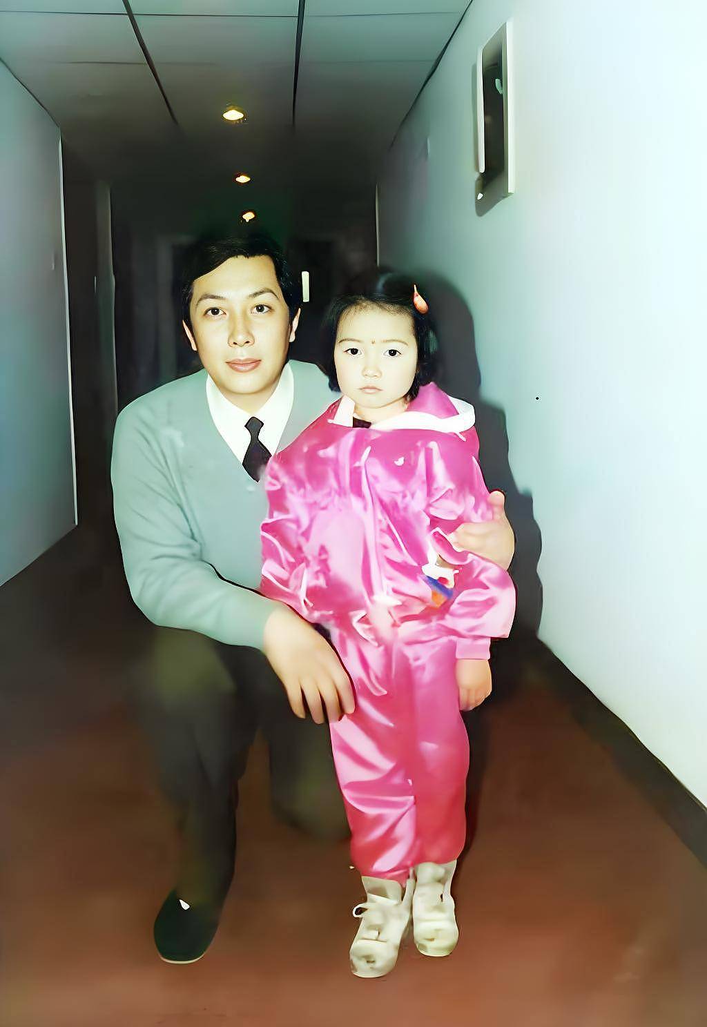 前妻自缢身亡后唐国强含泪告诉女儿：爸爸不是坏人（组图） - 5