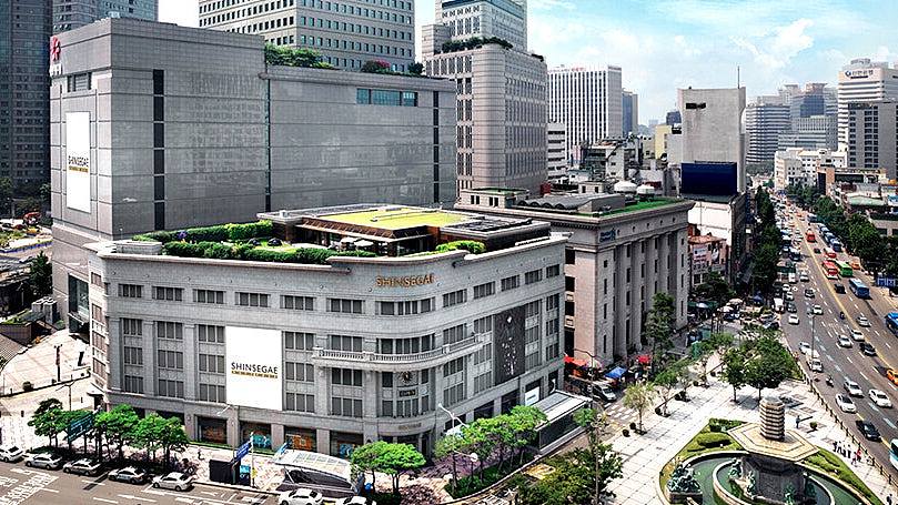 首尔明洞百货公司收炸弹威胁称“3点引爆”，警方急疏散（组图） - 1
