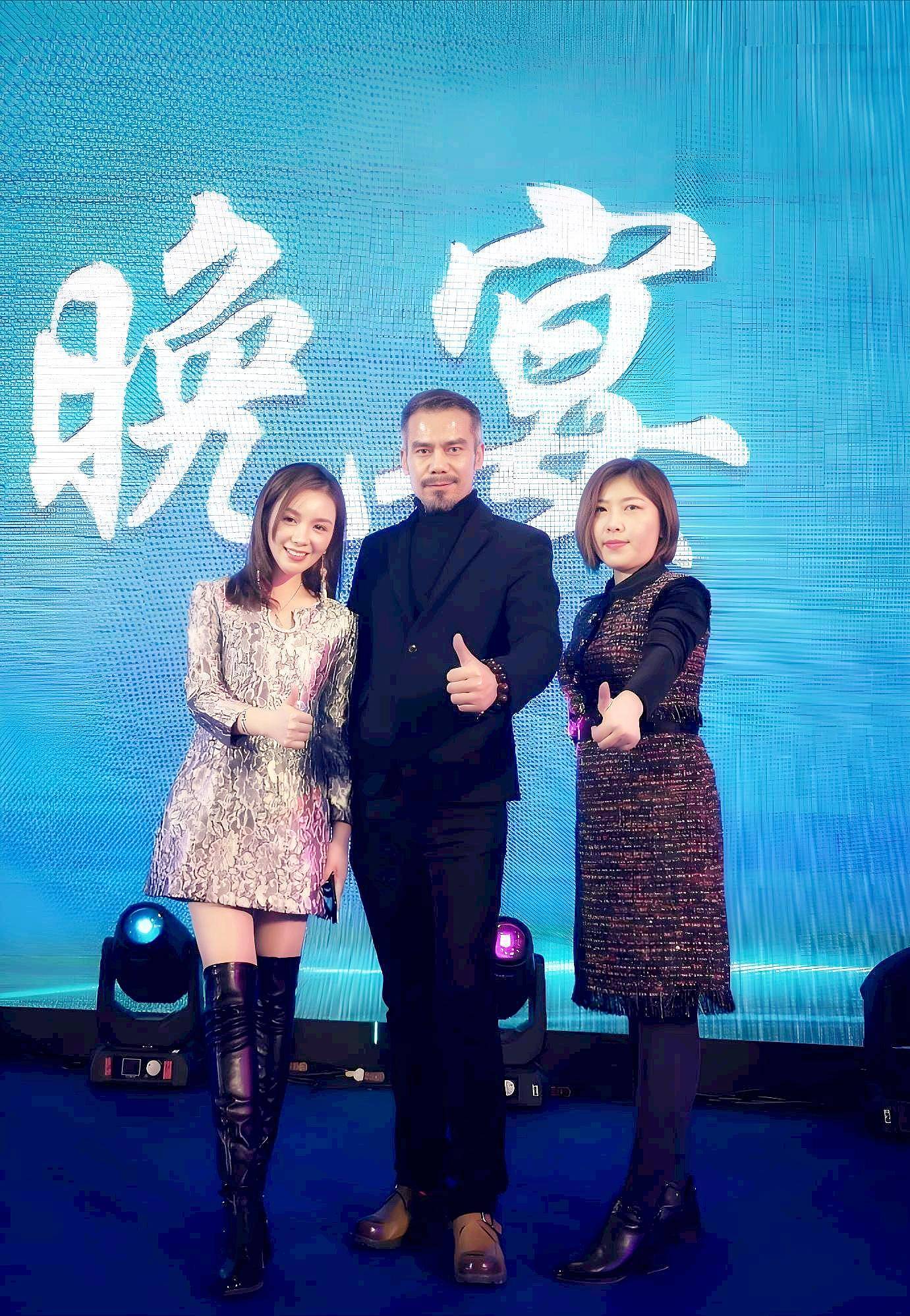 前妻自缢身亡后唐国强含泪告诉女儿：爸爸不是坏人（组图） - 16