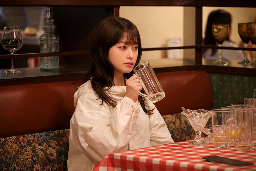日本“千年一遇美少女”被逼婚？未婚夫怕她太红急领证，自曝拍婚纱见家长住她买的3亿豪宅？（组图） - 5