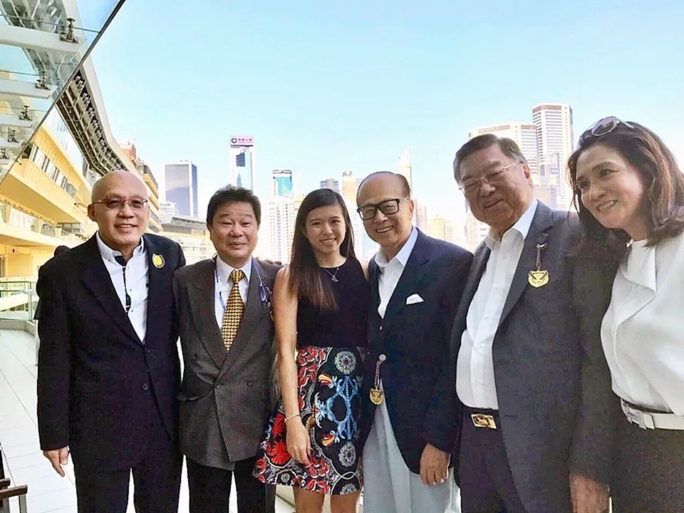 李嘉诚长孙正面照曝光,笑容露齿酷似王俪桥,16岁创业获猛人相助(组图) - 6
