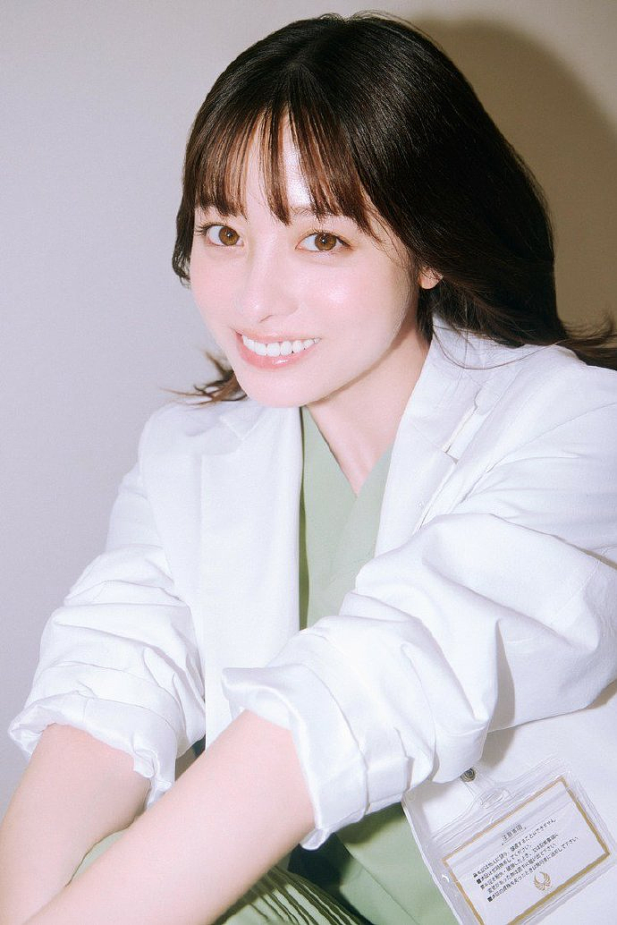 日本“千年一遇美少女”被逼婚？未婚夫怕她太红急领证，自曝拍婚纱见家长住她买的3亿豪宅？（组图） - 10