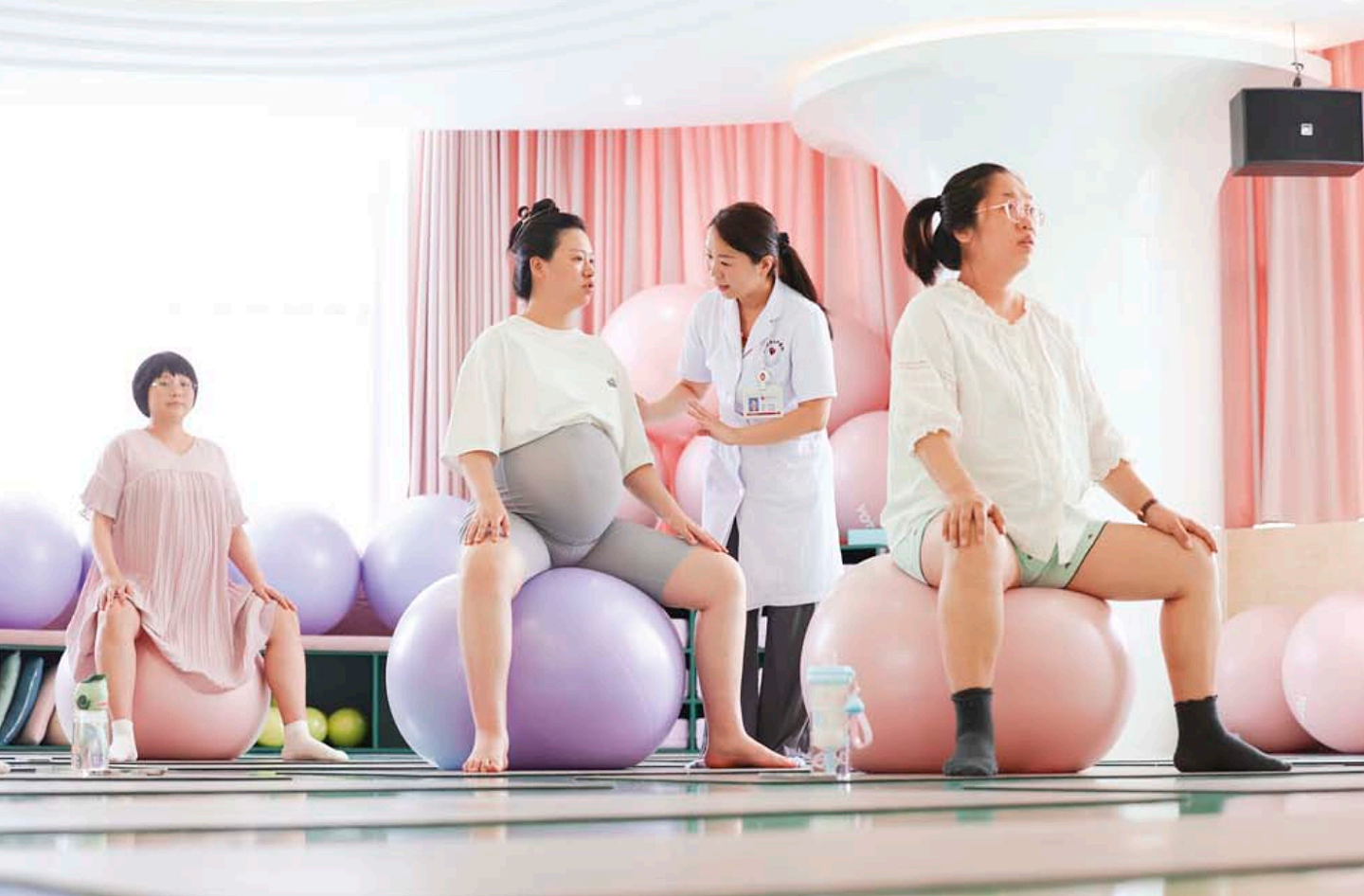 “光鲜亮丽、情绪稳定的新手妈妈，只存在于网络”（组图） - 3