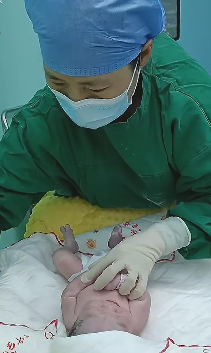 妇产科主任遭“网暴”坠楼身亡，丈夫：3个账号连续7个多月的网暴，让她陷入极度无助（组图） - 6