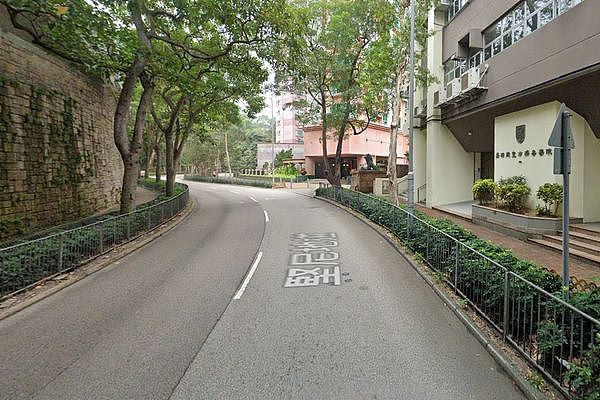 香港路边惊见“无头男尸”，竟是撞击整颗嵌入身体（组图） - 1