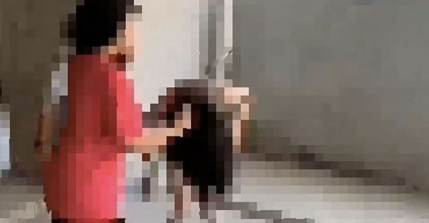 中国14岁少女遭霸凌拍片,警方时隔11天才公布处置,母亲气到晕倒(组图) - 1