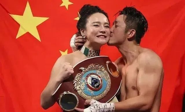 【美女】邹市明娇妻冉莹颖晒“浴室照”，40岁身材逆龄，自曝分房睡三年（组图） - 3