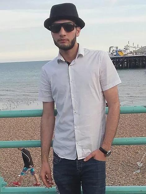 农夫与蛇！男子被收养来到英国，长大后成立诈骗公司，凭一己之力骗走上百万英镑（组图） - 13