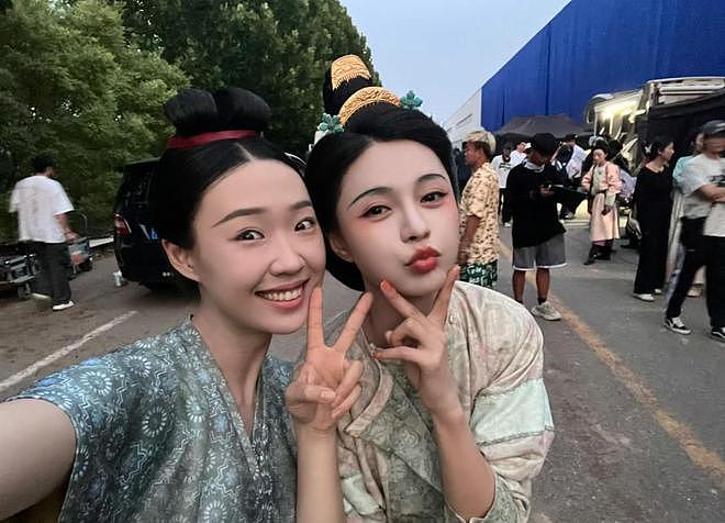 女明星私下竟如此邋遢？管乐北京小家曝光似垃圾场，乱的太离谱！（组图） - 2