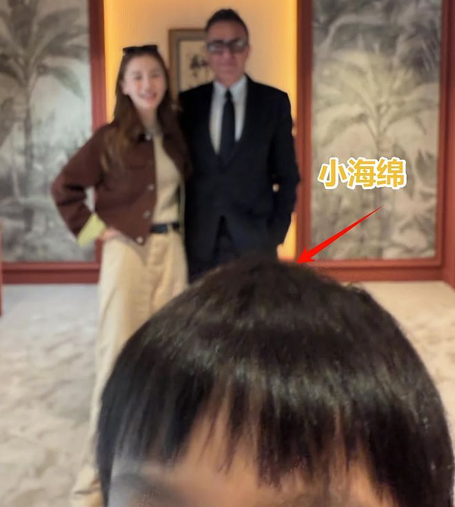 36岁杨颖现状曝光！带儿子去香港定居，机场独自拎行李背影狼狈（组图） - 21