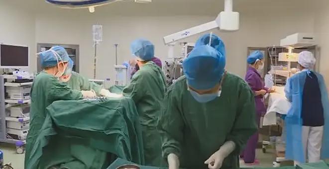 57岁妇产科主任坠楼身亡,曾被质疑的一次手术:为何要切除产妇子宫?(组图) - 6