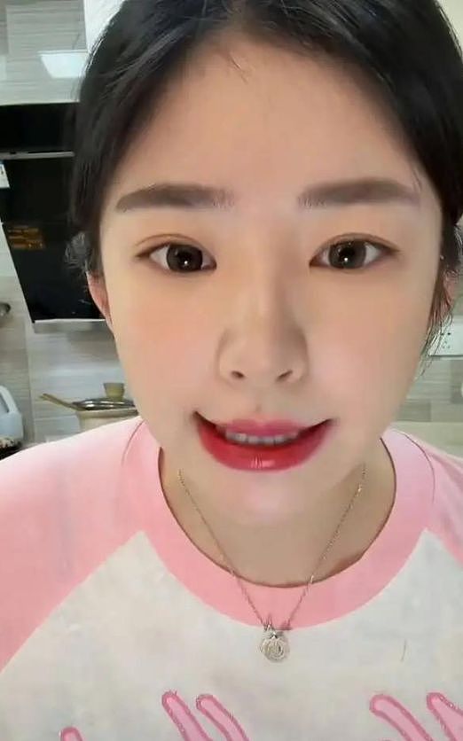 黄一鸣独养“国民老公”私生女，2岁闪闪成王健林心头肉？（组图） - 4