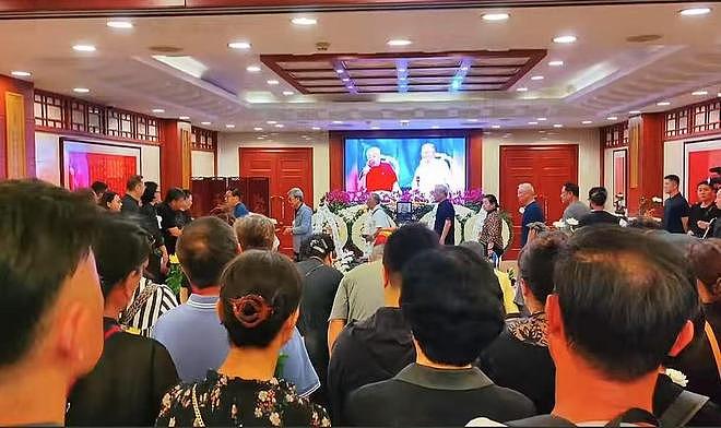 朱龙广遗体告别仪式!灵堂遗照曝光,六小龄童王伯昭现身送别(组图) - 6