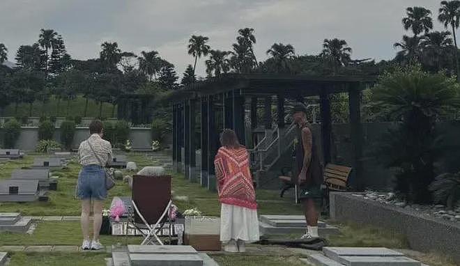 大S墓碑竟是无名碑！具俊晔把情侣纹身刻碑上，墓碑成爱情纪念品（组图） - 2