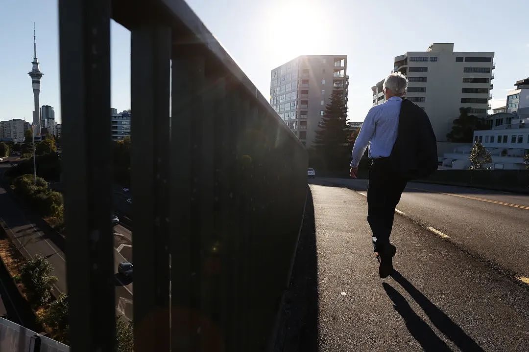 失业率全国第一!年轻人和少数族裔最惨;道路收费制度50年来最大改革!破产透支百万还欠税,清算人追债!钱去哪儿了?(组图) - 5