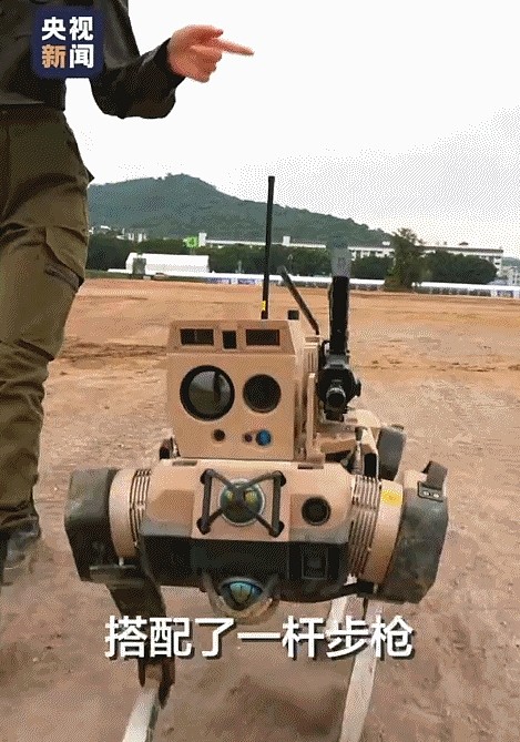 冲锋！演习现场“机器狼”射击画面最新披露（组图） - 6