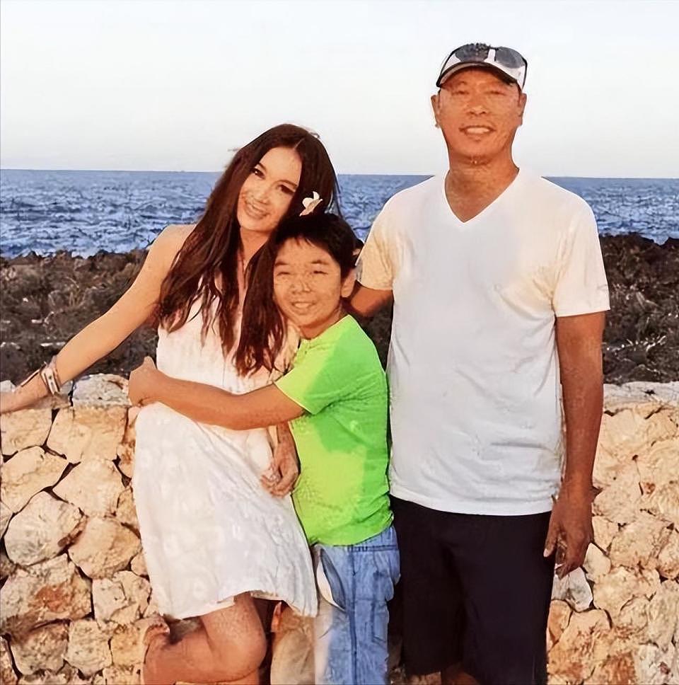 “最美妲己”温碧霞:逆天改命的人生赢家,实则生活一地狗血?(组图) - 35