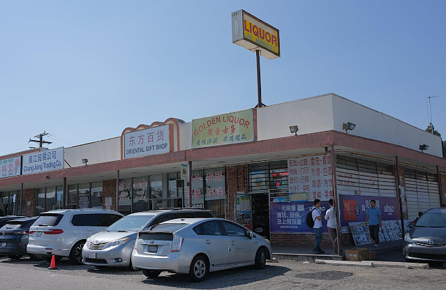 去还是留？华男2年前宁死也要赴美，现在白天餐馆做饭，晚上打打视频，梦想被特朗普碾碎（组图） - 2