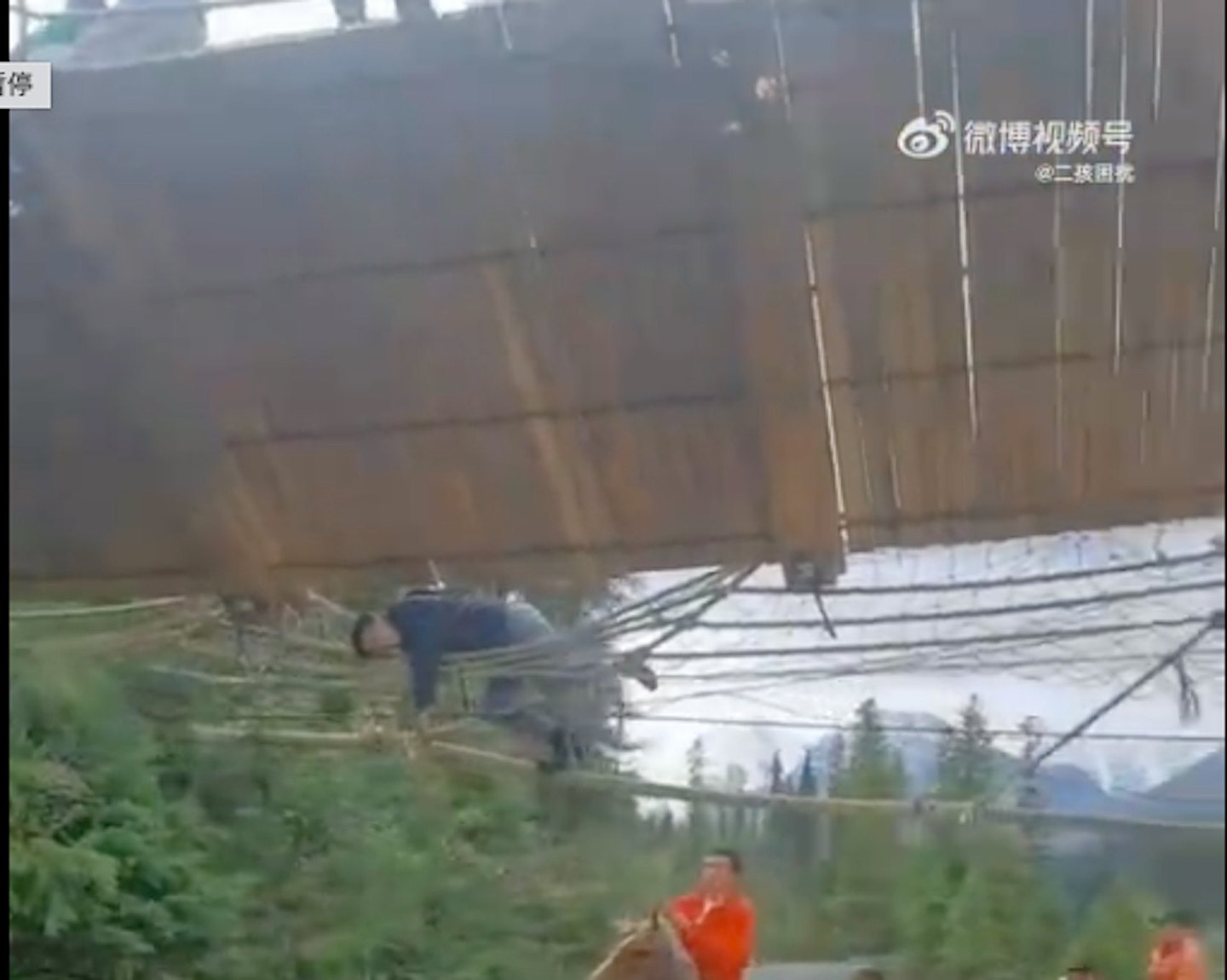 新疆网红吊桥断裂,数十人跌落!至少5人死亡,24人受伤(视频/组图) - 6